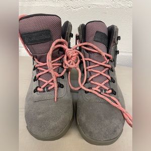 COPY - Columbia women’s Newton Ridge plus size 9.5 wide